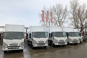 Поздравляем компанию AKRON HOLDING с приобретением 9 единиц промтоварных фургонов на базе автомобилей ISUZU NQR90 и FSR34